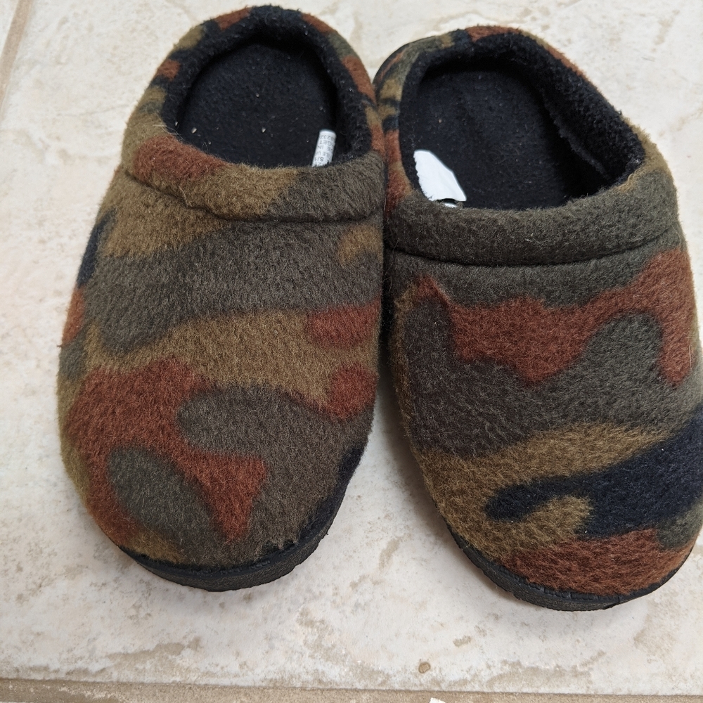 ❤️3/$25 Soft Fleece Camo Slippers House Shoes